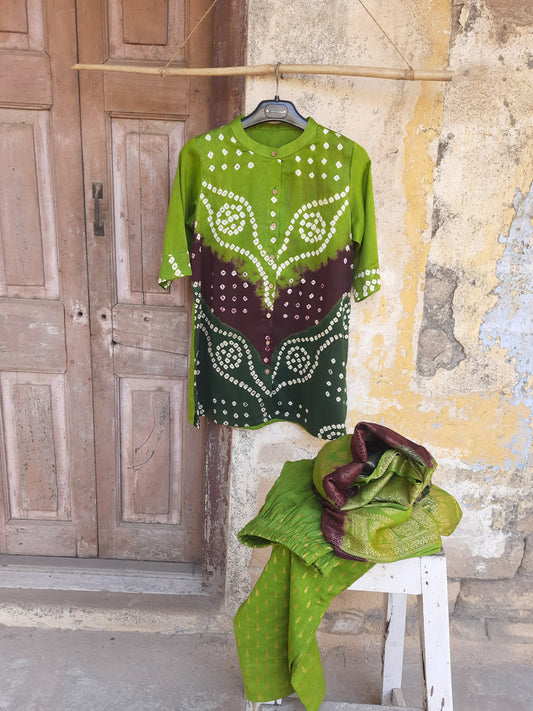 Green hand tie dyed Bandhani cotton satin shirt pant coord set with Banarasi dupatta
