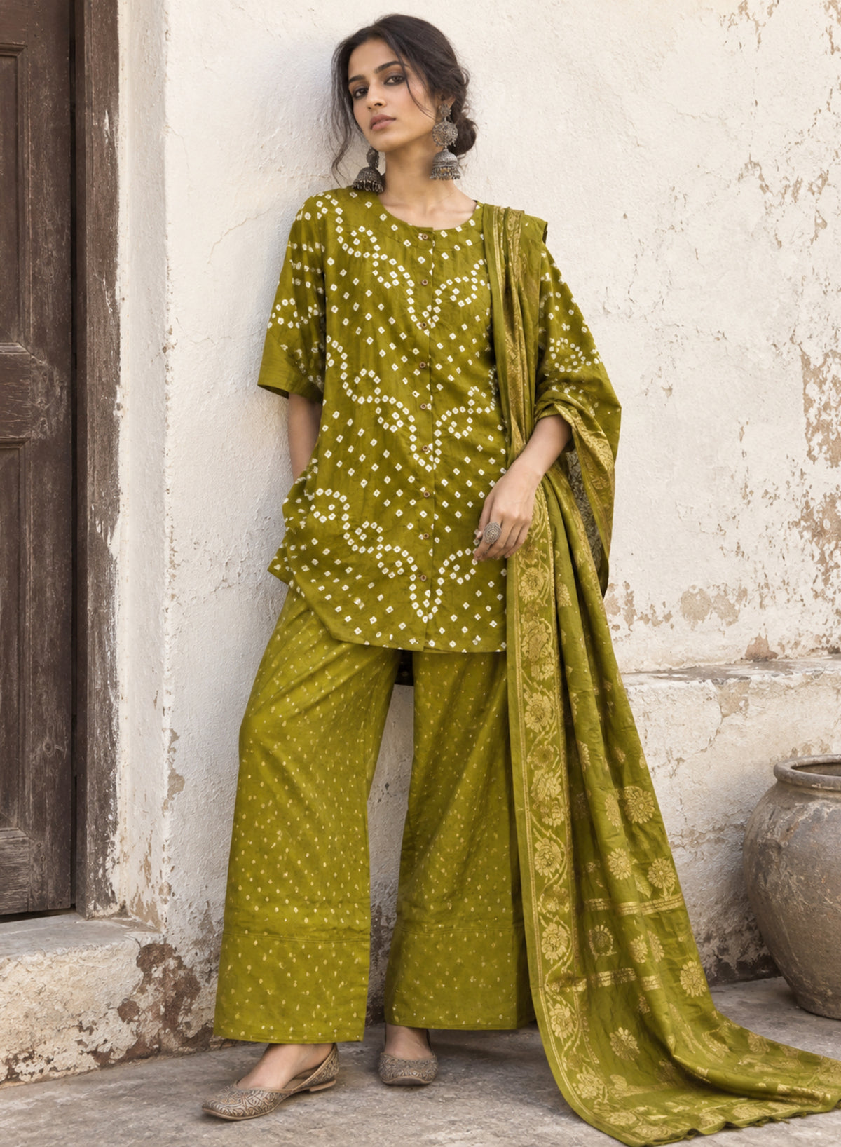 Hariyali olive green cotton Bandhani shirt with jacquard cotton Farshi pants and dupatta