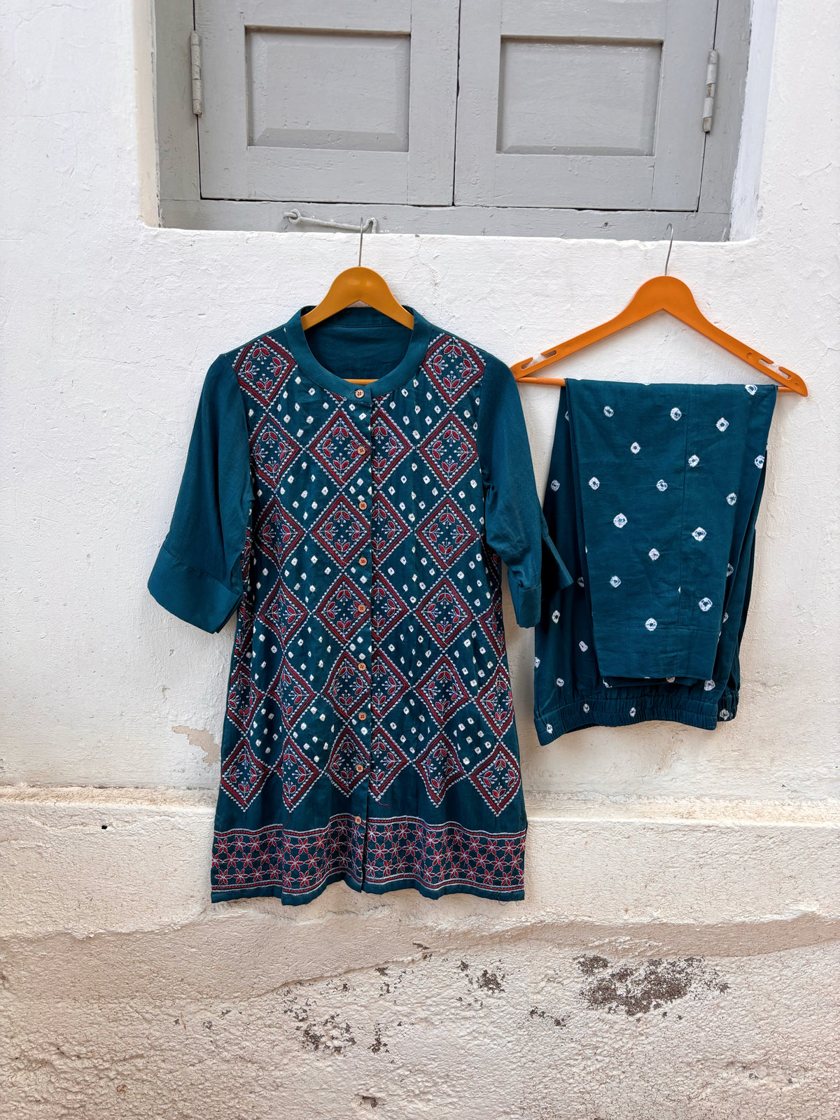 Neel deep indigo-teal Bandhani co-ord set with embroidered kurta, matching Bandhani pants and blue Bandhani dupatta
