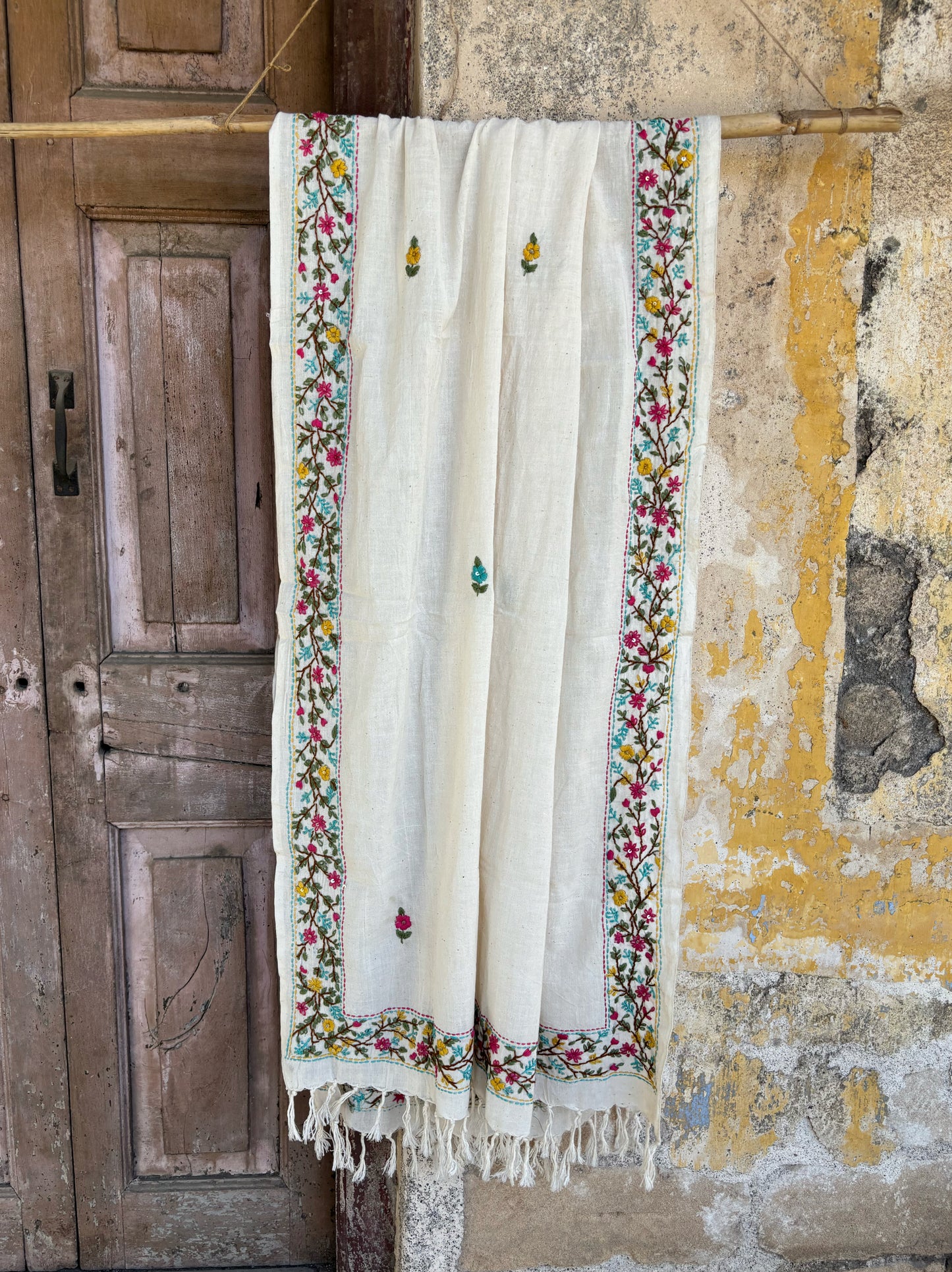 Vanya - Handspun Cotton Hand Embroidered Dupatta